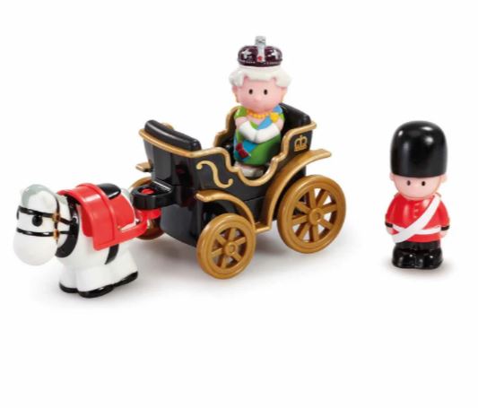 Early Learning Centre Happyland Platinum Jubilee Carriage And Queen Figure Set