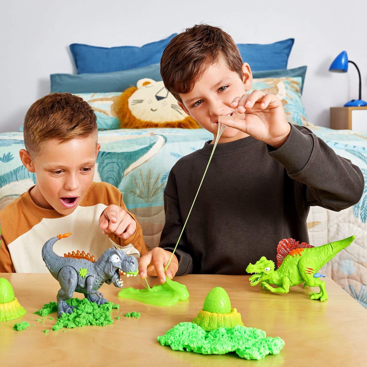 Smashers Jurassic Mega Light-Up Dino Egg