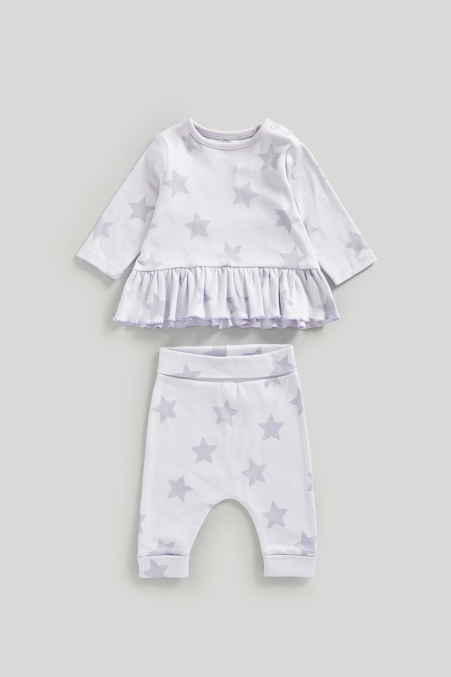Lilac Extendable Leggings And T-Shirt Outfit