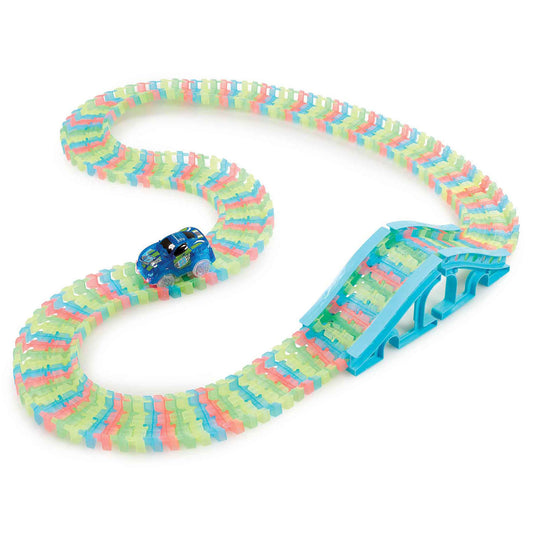 Totally Tracks Glow Starter Race Track (160 Pieces)