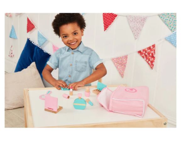 Early Learning Centre Wooden Beauty Case
