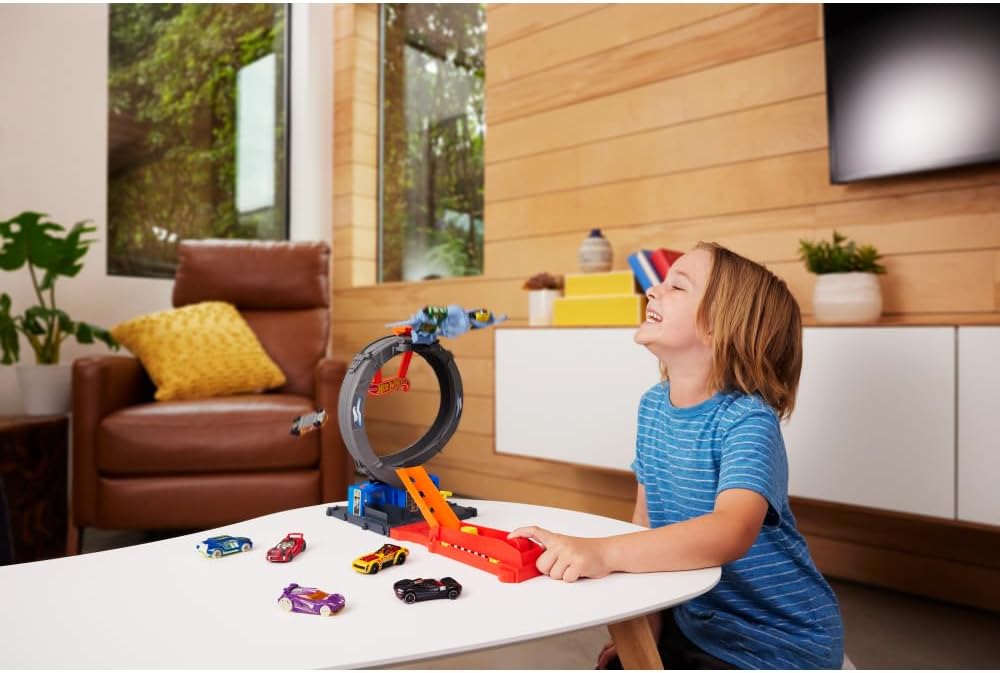 Hot Wheels City Bat Loop Attack Playset