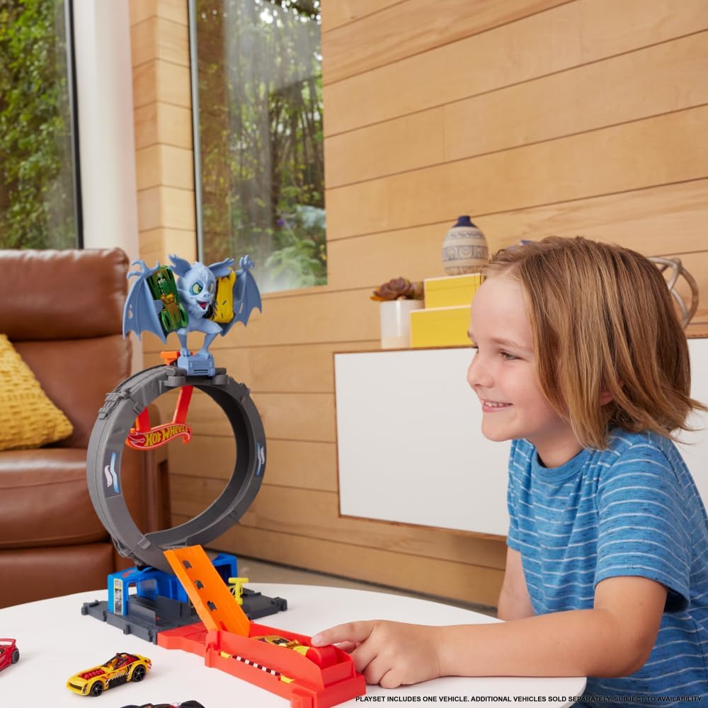 Hot Wheels City Bat Loop Attack Playset