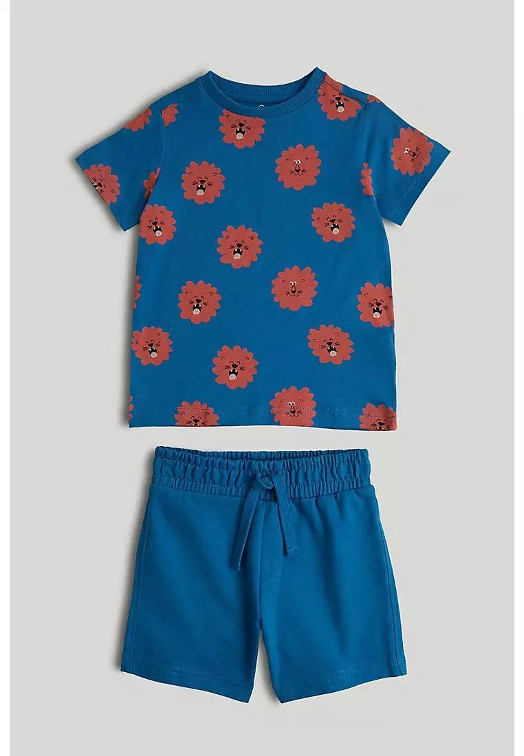 Blue Lion Shorts and T-Shirt Outfit
