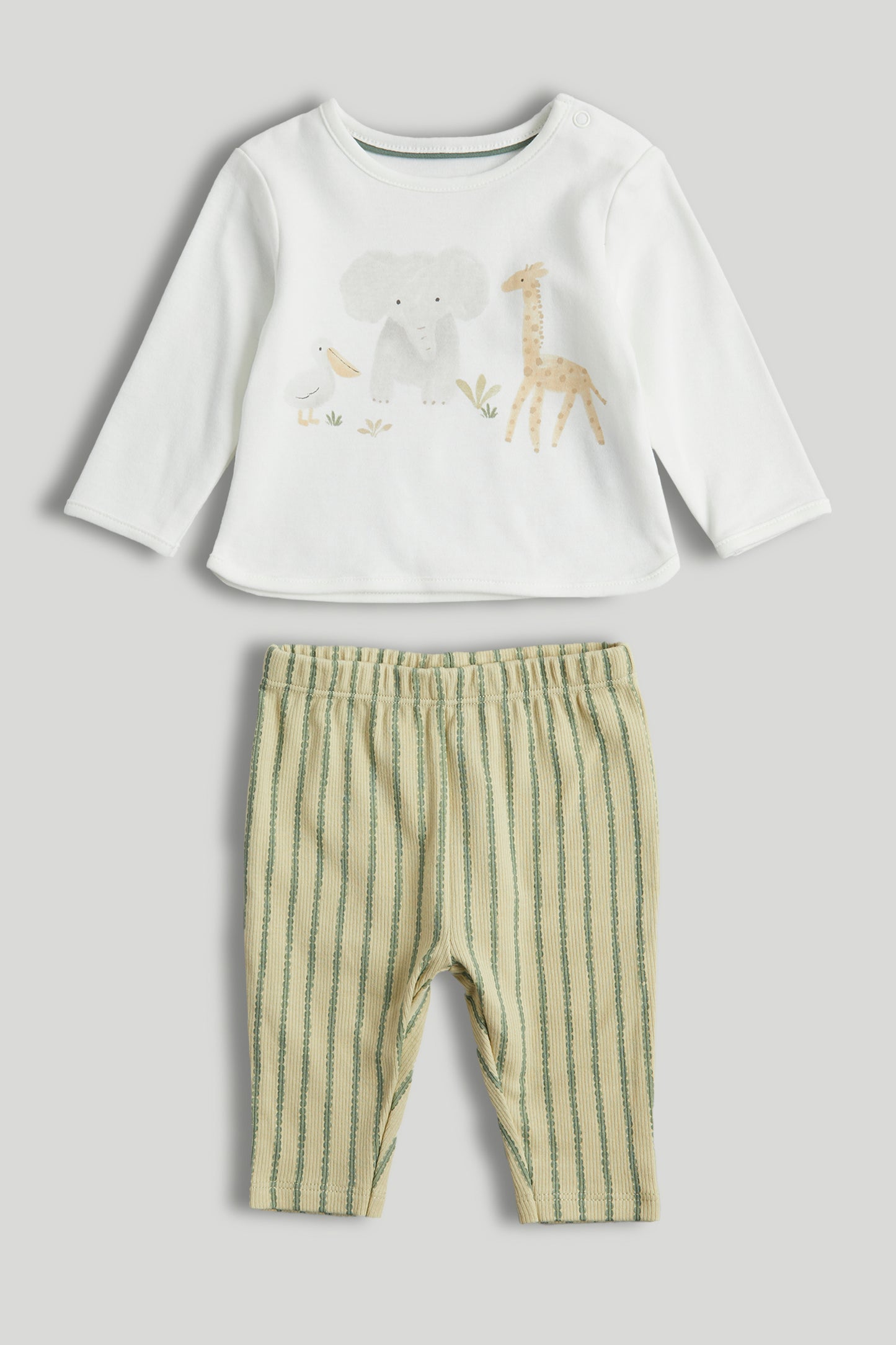 Safari T-Shirt And Trousers Outfit