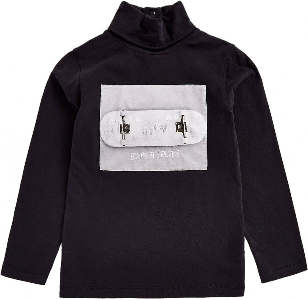 Long-Sleeved Turtleneck Shirt