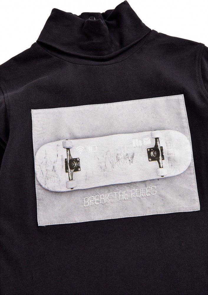 Long-Sleeved Turtleneck Shirt